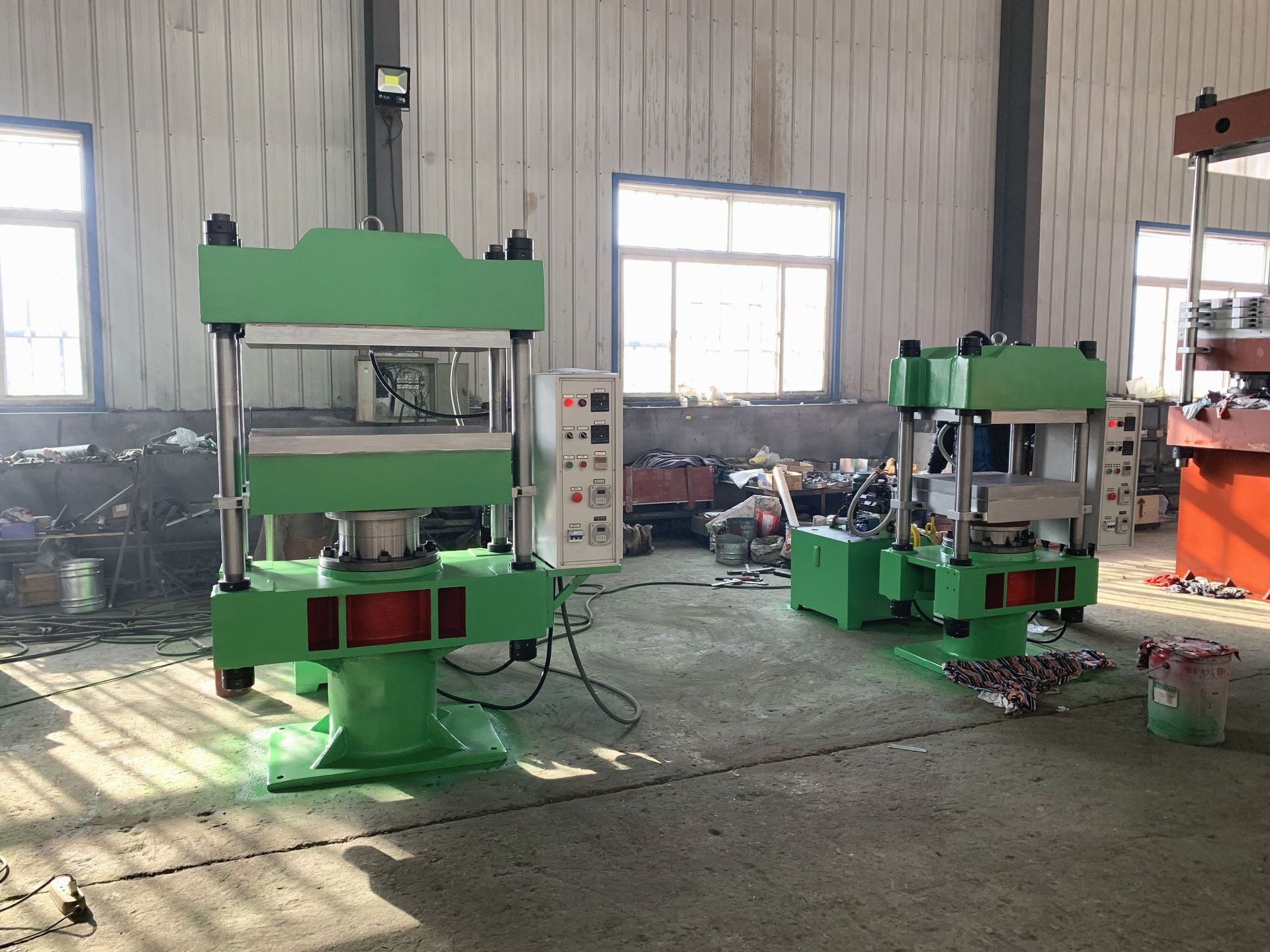 100T600x600x1油加热自动控制硫化机