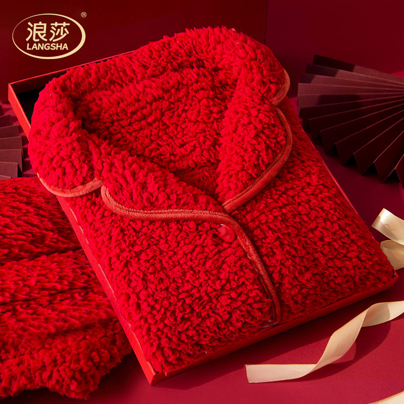 Red Zodiac Year Pajamas for Men and Women in Winter Double-Sided Cloud Velvet Fluffy and Thick New Warm Home Clothes Set Red Zodiac Year Pajamas for Men and Women in Winter Double-Sided Cloud Velvet Fluffy and Thick New Warm Home Clothes Set