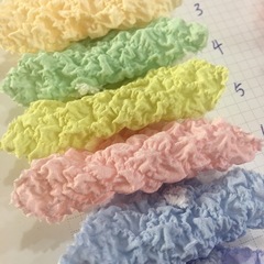 現物の泡の切り花の生地のしわの泡のしわの布の全ポリエステルのしわの布のファッションの女性の服のネットの赤いしわの泡の布