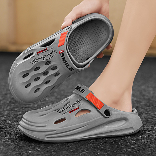 Summer New Men's Slides Outerwear Hole Shoes Comfortable Beach Shoes Squeezing Thick Sole Sandals