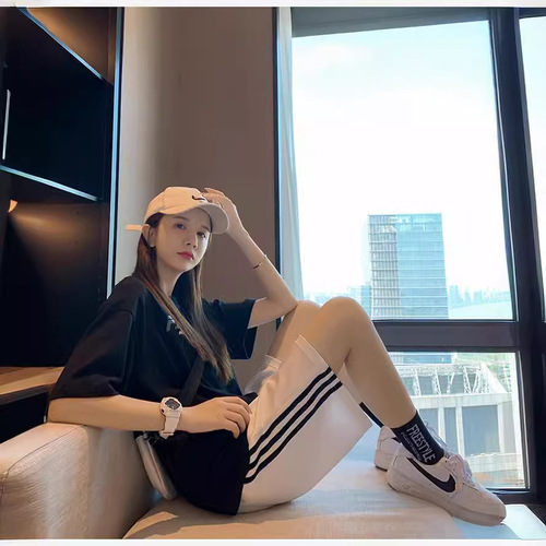 2025 New Slimming Straight Leg Five-Finger Pants for Women, Loose and Versatile Casual Wide Leg Pants for Outdoor Wear, Women's Sports Pants