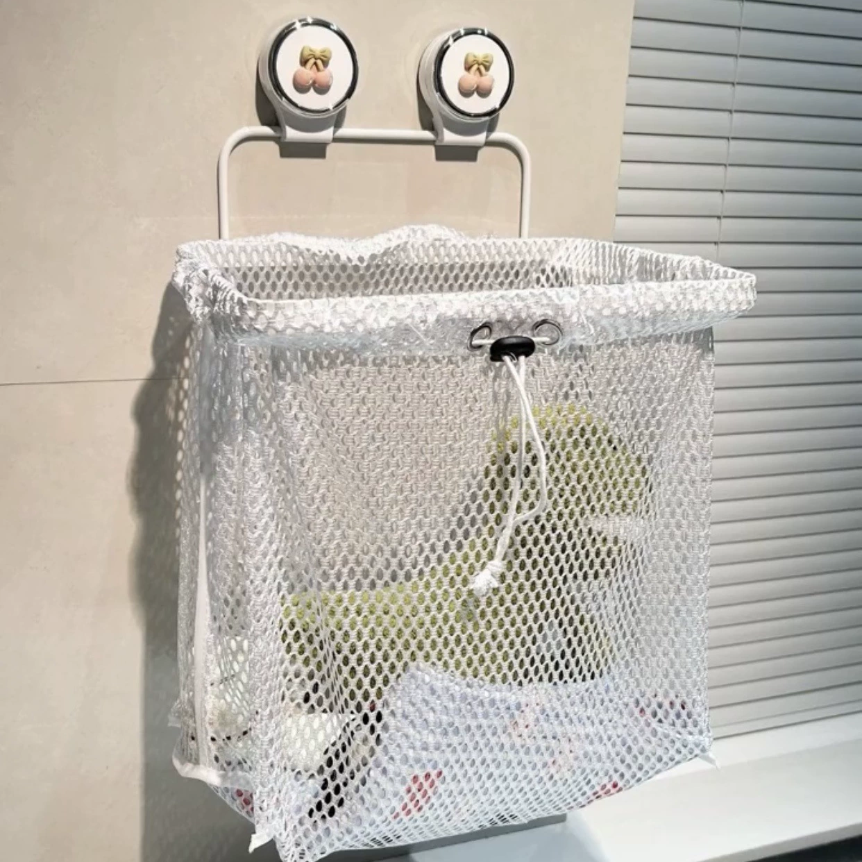 [100 экспресс-доставок для нового дома] Корзина для грязной одежды на присоске Настенная складная корзина для белья для ванной комнаты без перфорации