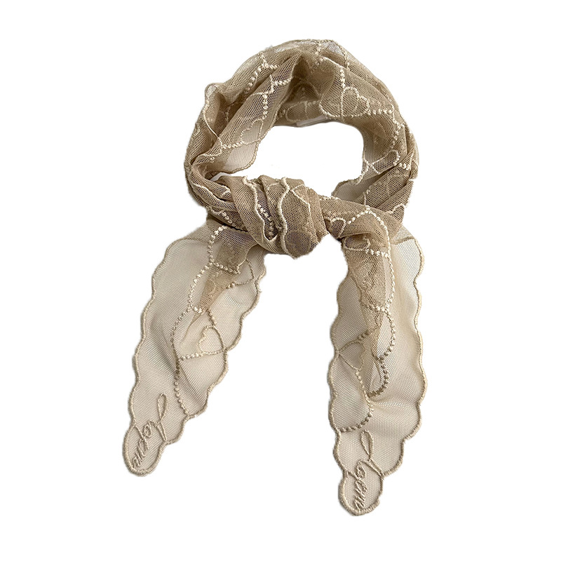 Pañuelo floral de encaje retro de estilo francés para mujer, turbante dulce junto al mar, diadema triangular artística versión coreana de moda.