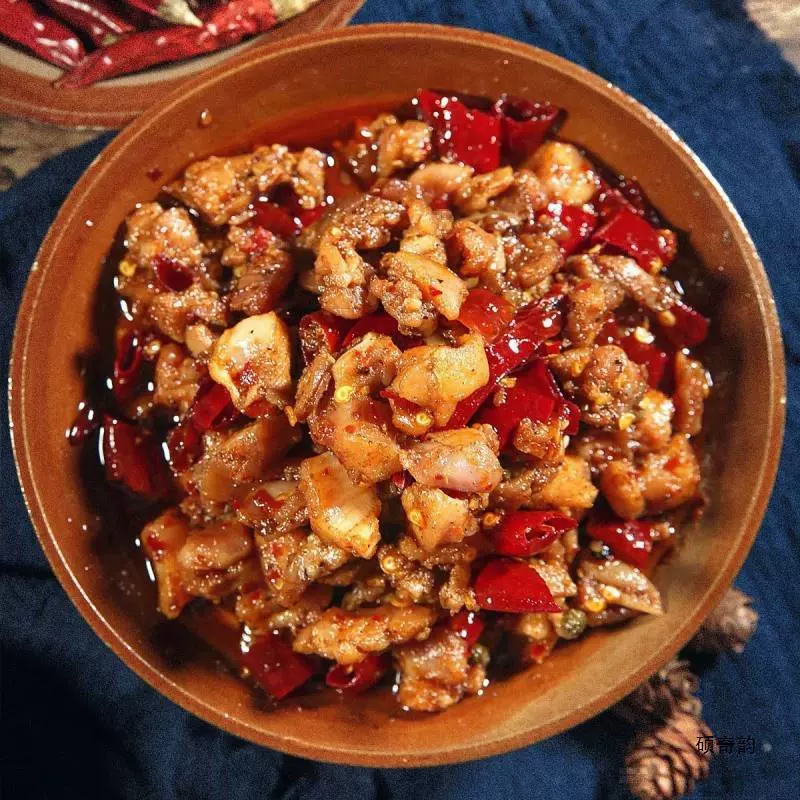 Зигонг холодное кушанье кролик острая кроличья мясо нарезанное мясо кролика сычуаньская острая кроличья мясо моментальная вакуумная закуска снеки