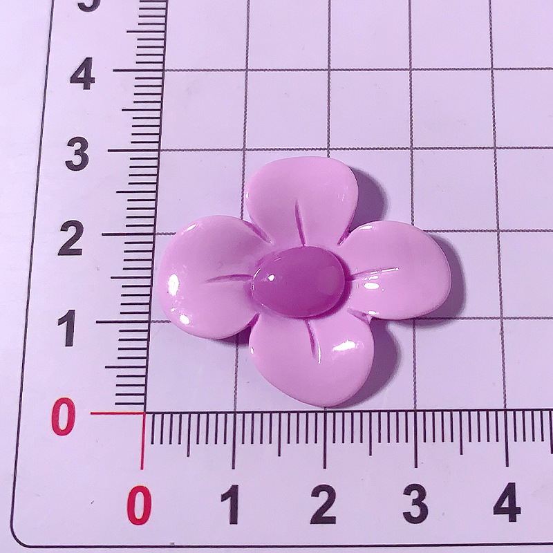 Accesorios de resina de cuatro pétalos de macarrón transfronterizo DiDi accesorios para el cabello de la caja del teléfono móvil agujero de los zapatos colgantes pequeños materiales hechos a mano