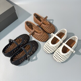 ����Ůͯ��Ь�¿��ļ��r�о����U��͸��һ�֎�������ܛ�׃�ͯ��Ь