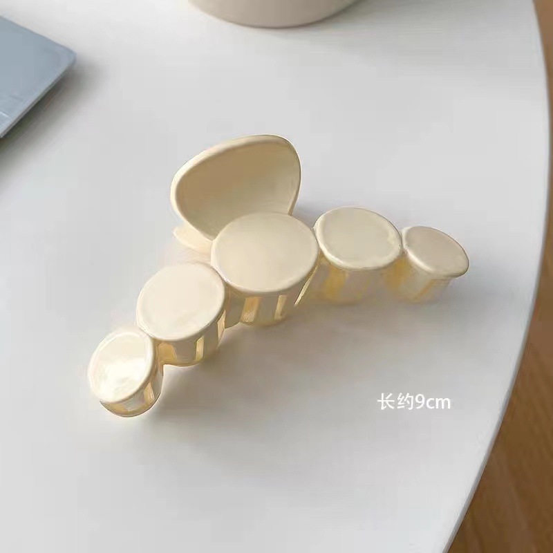 Clip de tiburón de gran tamaño elegante clip de pelo updo 2024 nuevo clip de celebridad de Internet tocado retro simple horquilla para mujeres