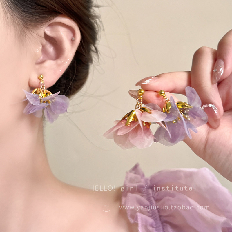 Vacancias suave hilo de malla brilla petal pendientes 2026 nuevo super temperamento perla perla hermosa joyas de orejas