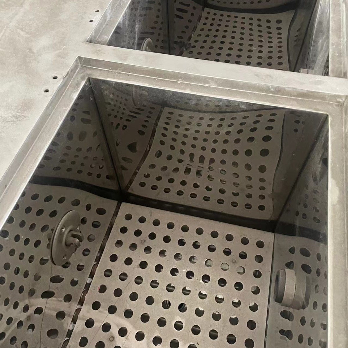 厂家定 制各种钣金机箱外壳钣金冲压外壳加工 钣金机箱定 做