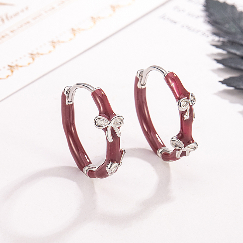 Autumn and Winter New Style Bow Red Plain Hoop Earrings for Women, Light Luxury, High-End Earrings, Fashionable and Simple Ear Accessories
