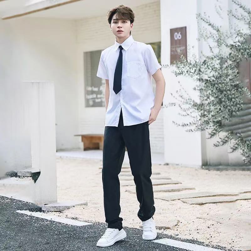 남성용 반팔 + 정장바지 + 검정색 넥타이