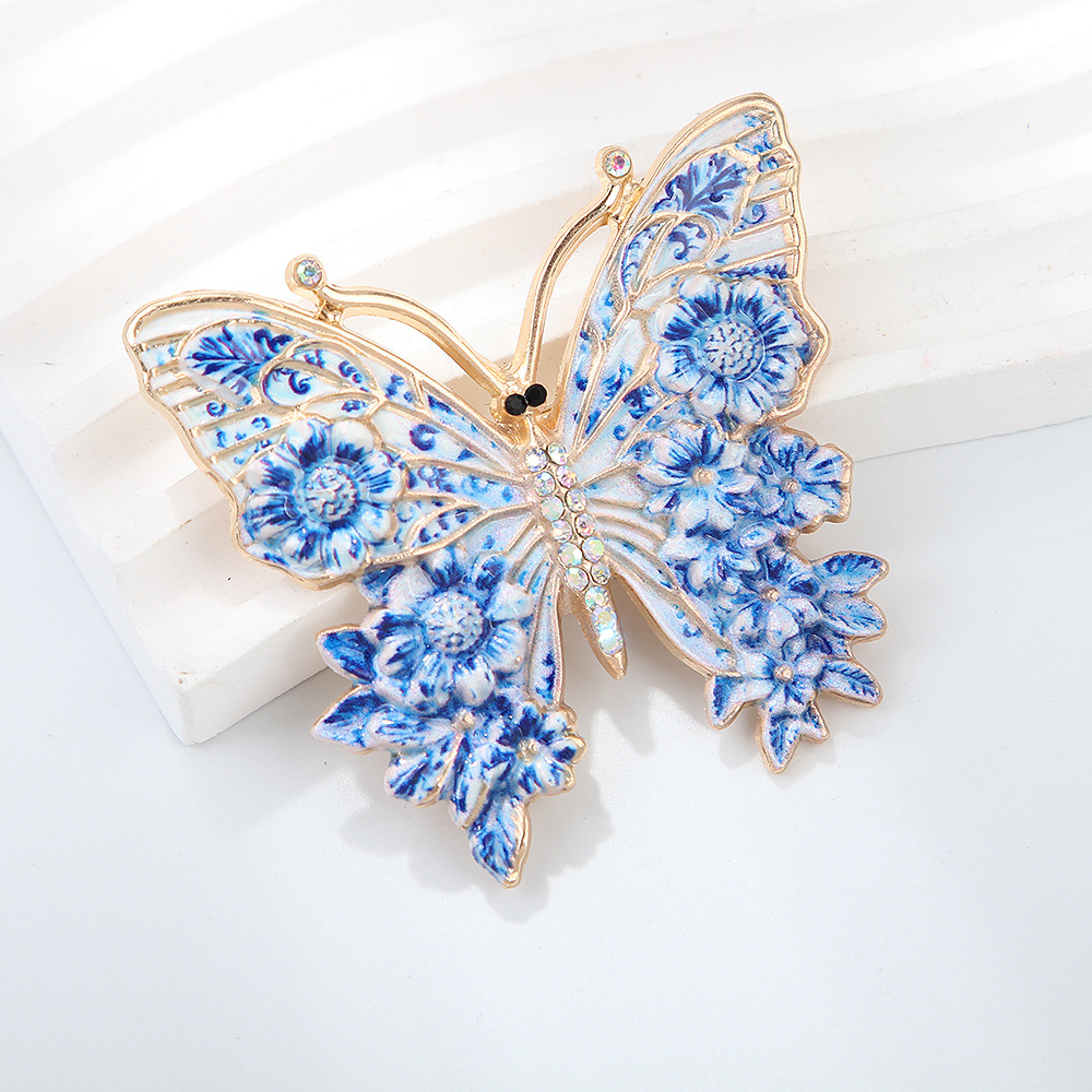 New enamel-painted butterfly brooch, elegant and luxurious, versatile and fashionable pin for women, eco-friendly alloy accessory