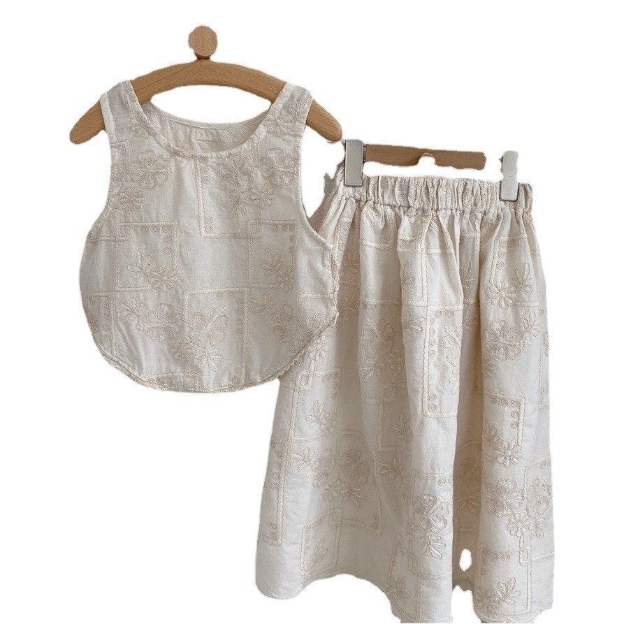 Ropa para niños coreanos 2025 verano nuevo estilo bebé femenino traje de color sólido encaje sin mangas para niñas traje de falda delgado