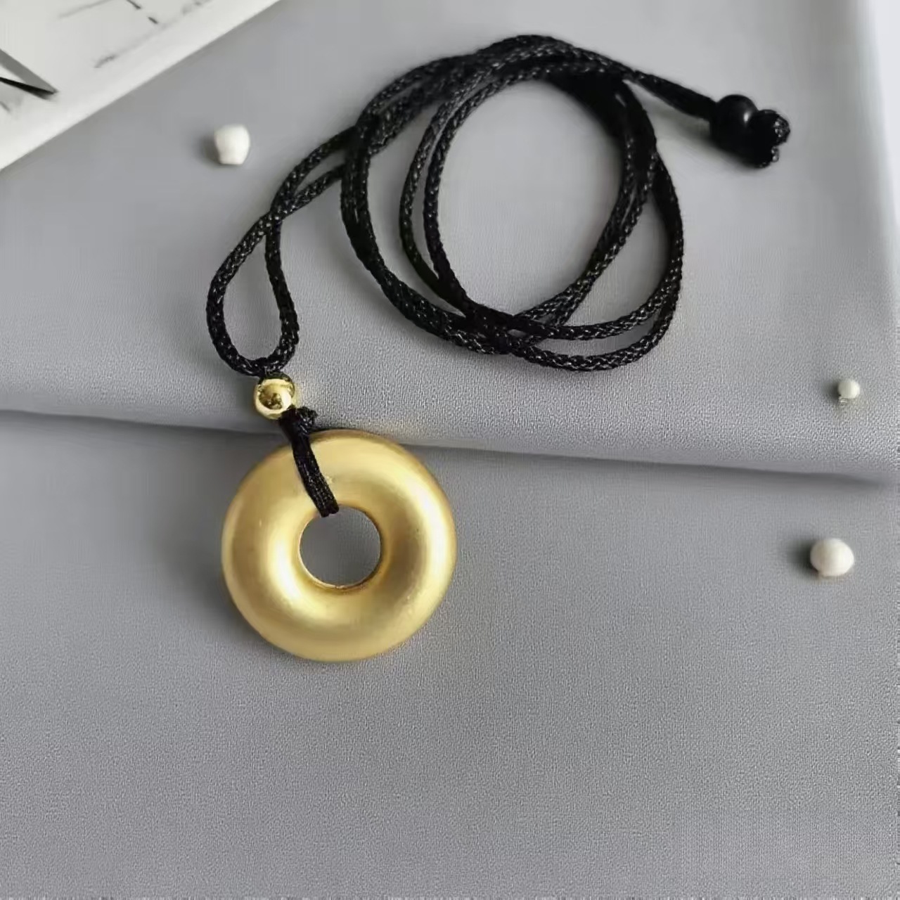 直播爆款仿越南沙吊坠男女黑绳金珠平安扣毛衣链金店同款沙金项链