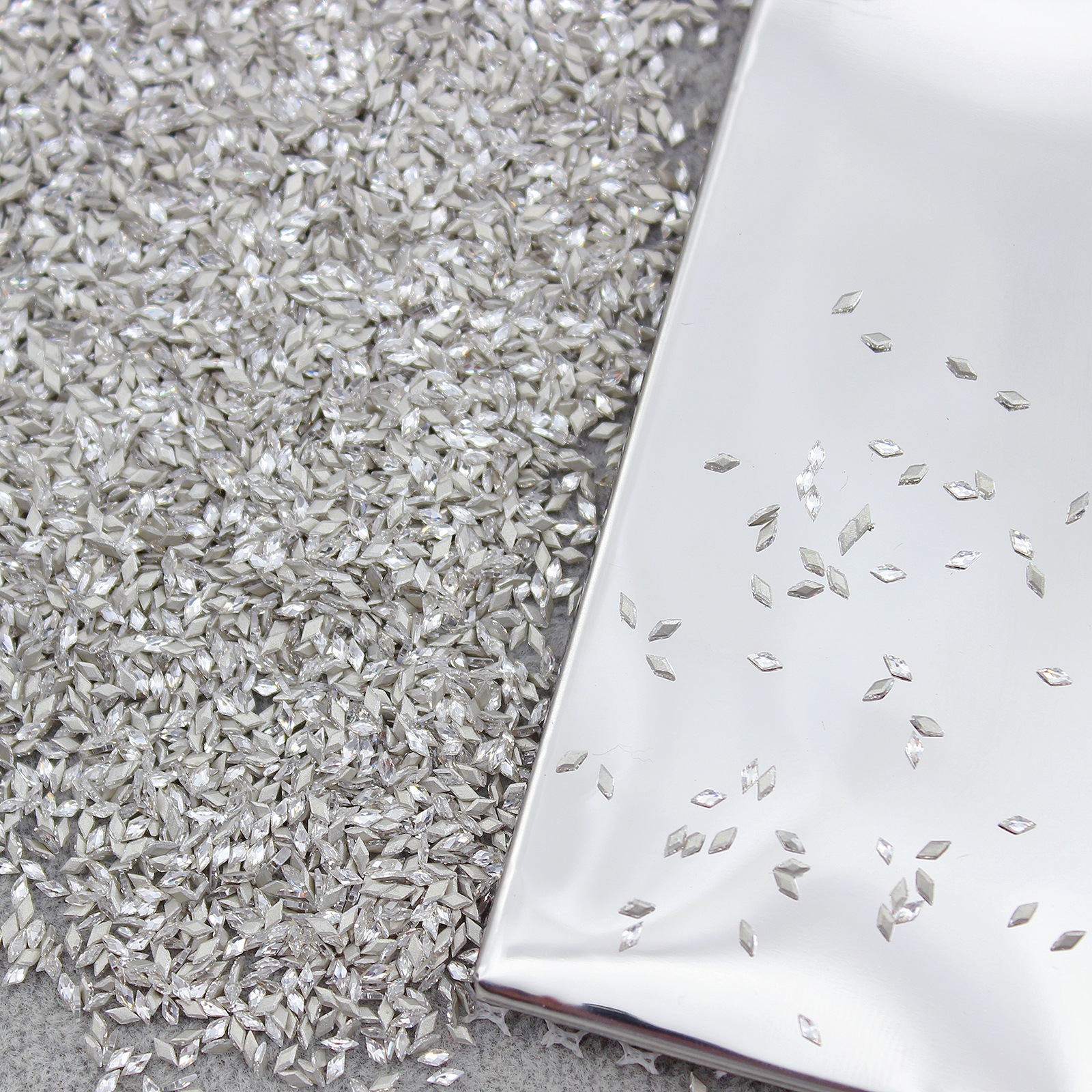 Fondo plano circón blanco-1.5*3mm diamante