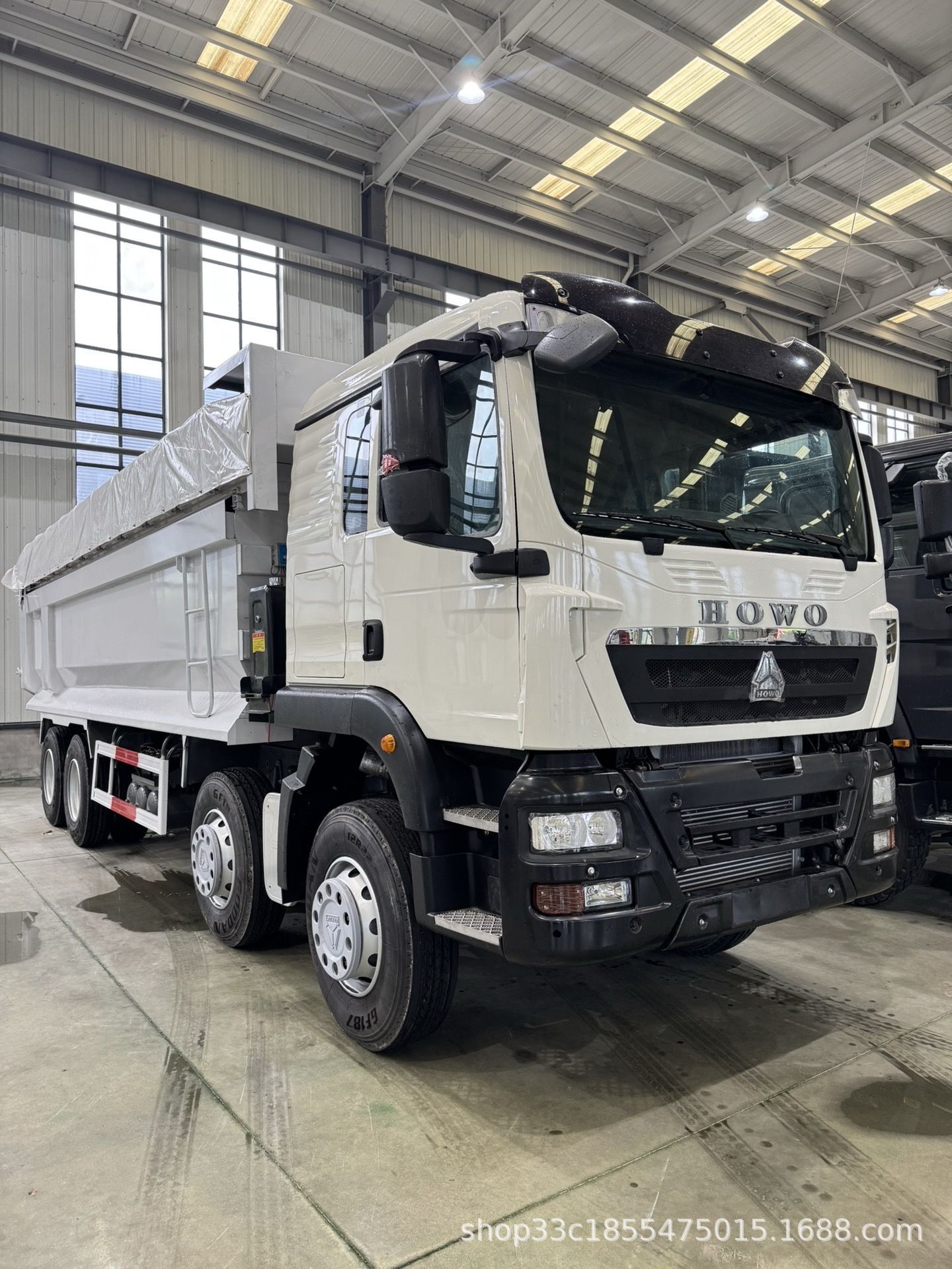 Export Howotx Heavy-Duty Dump Truck, 430 Horsepower, Left-Hand Drive, for Mining and Sand and Gravel Transport, Direct Supply from Factory