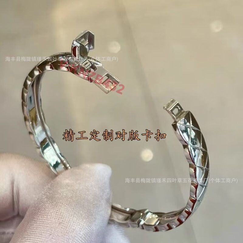 Light Luxury and High-End Quilted Bracelet for Women Plated with 18K Rose Gold Small Fragrance Ins Niche Design Coco Bracelet Light Luxury and High-End Quilted Bracelet for Women Plated with 18K Rose Gold Small Fragrance Ins Niche Design Coco Bracelet