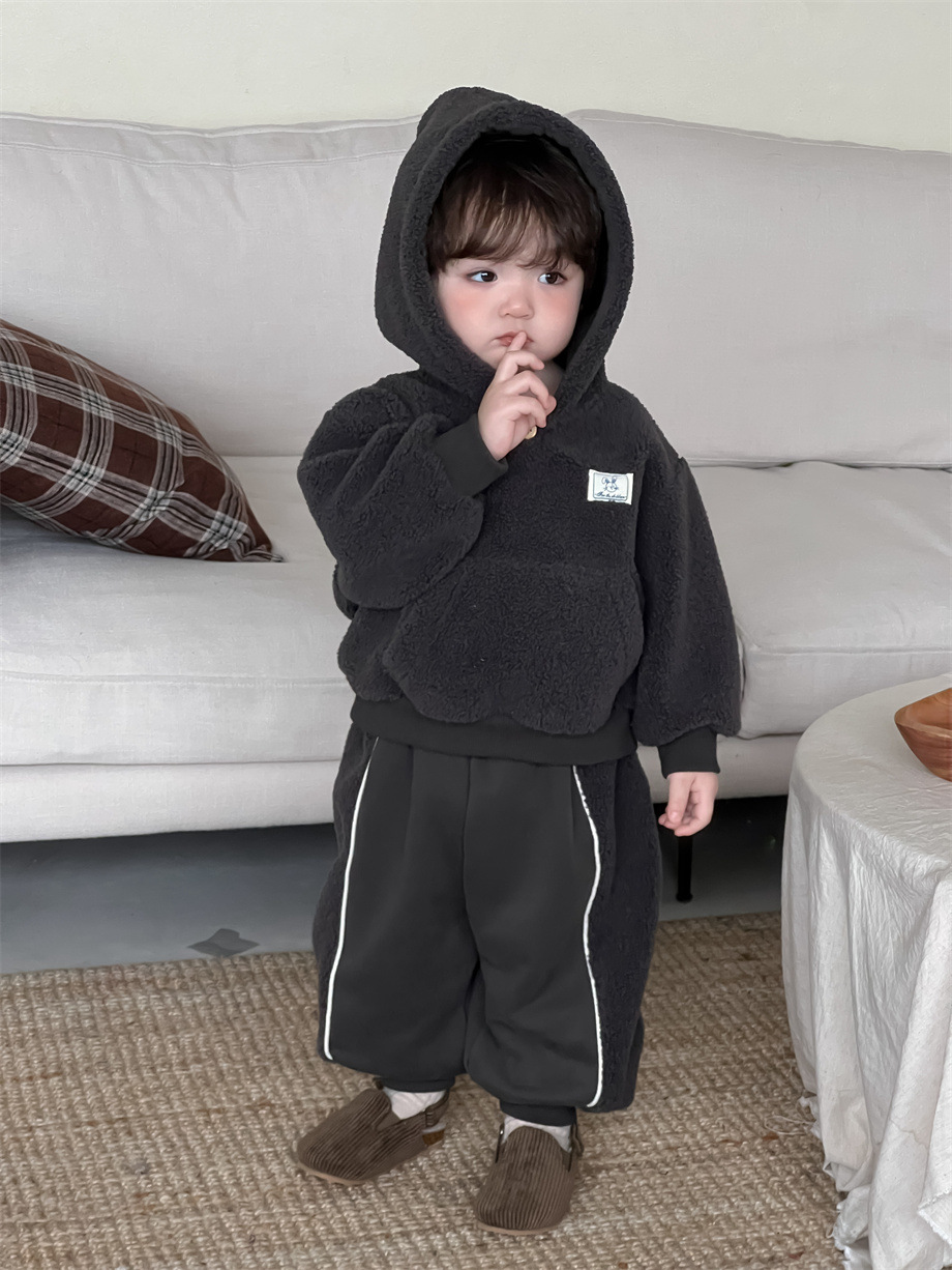 Ropa infantil de invierno con chaqueta encapuchada set de ropa infantil coreana engrosada otoño-invierno baby con dos piezas de lana set image 1