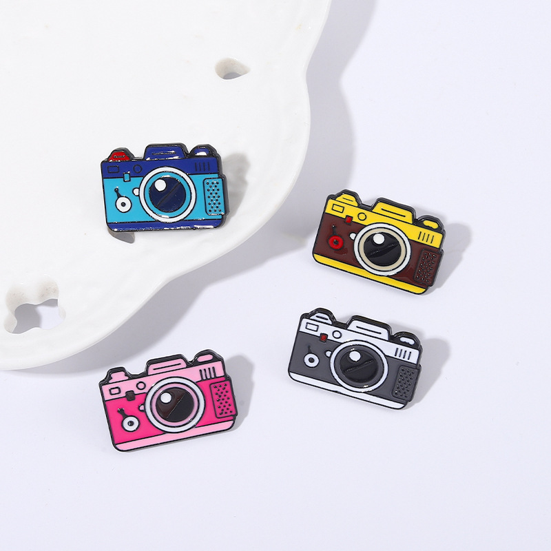 5g Weight Brooches Classification Cartoon Style Pin Camera Alloy Stoving Varnish Unisex Brooches
