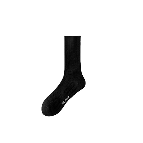 Black and white socks for men: high-top, solid-color mid-calf sports basketball socks made of pure cotton—absorbent, short-length socks for guys
