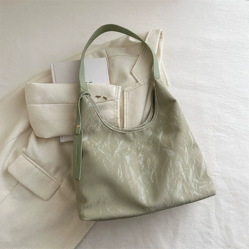 One-shoulder underarm bag, capacious summer style, universal design