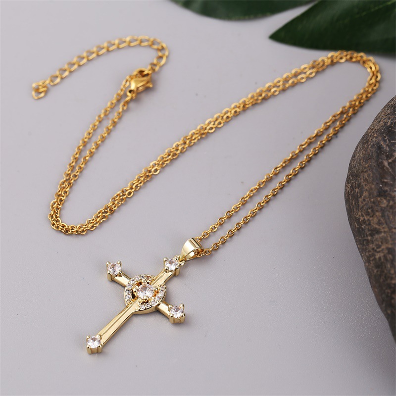 Retro Electroplated Copper Inlaid Zirconium Necklace display picture 6