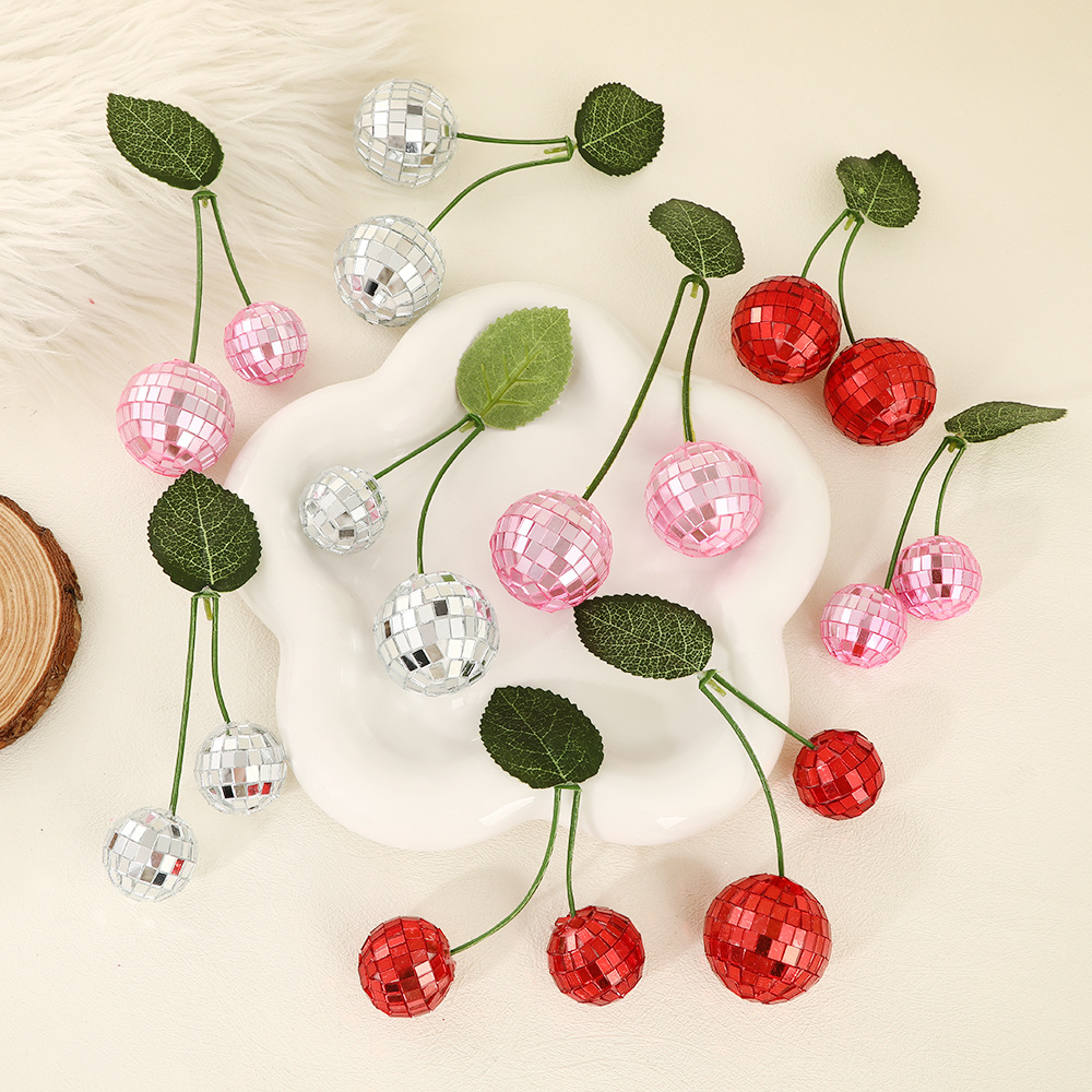クロスボーダーのホットタイプのディスコボールのさくらんぼの装飾品は誕生日パーティーのパーティーに鏡のボールを飾って葉の道具を持ちます。