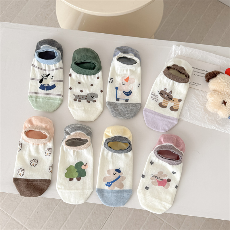 26 Spring/Summer New Graffiti Thin Breathable No-Show Socks for Women, Ins Style Versatile Cartoon Non-Slip Invisible Socks for Women 26 Spring/Summer New Graffiti Thin Breathable No-Show Socks for Women, Ins Style Versatile Cartoon Non-Slip Invisible Socks for Women