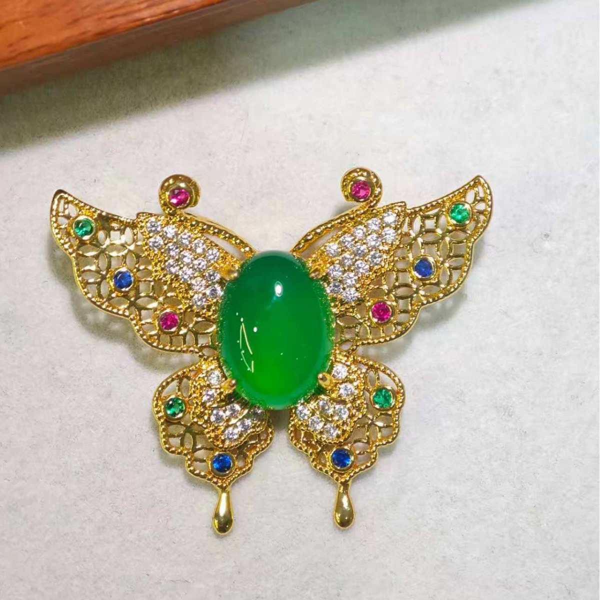 Оптовая продажа натуральных подвесок из зеленого агата и халцедона в форме совы, бабочки, лебедя и цветка, ювелирные изделия из халцедона.