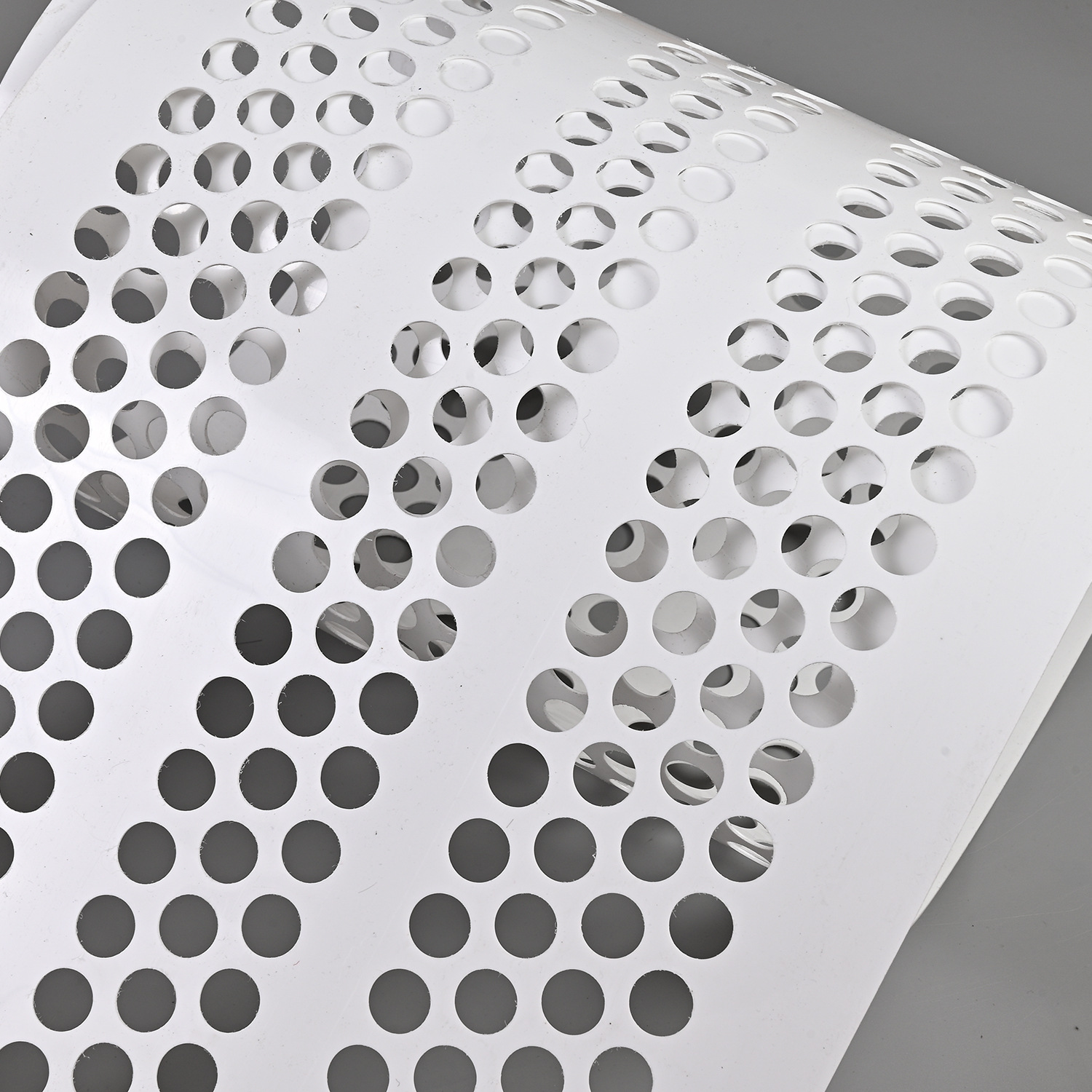 种鸡平养自动产蛋箱40cm宽PP镂空鸡蛋输送带打孔捡蛋带