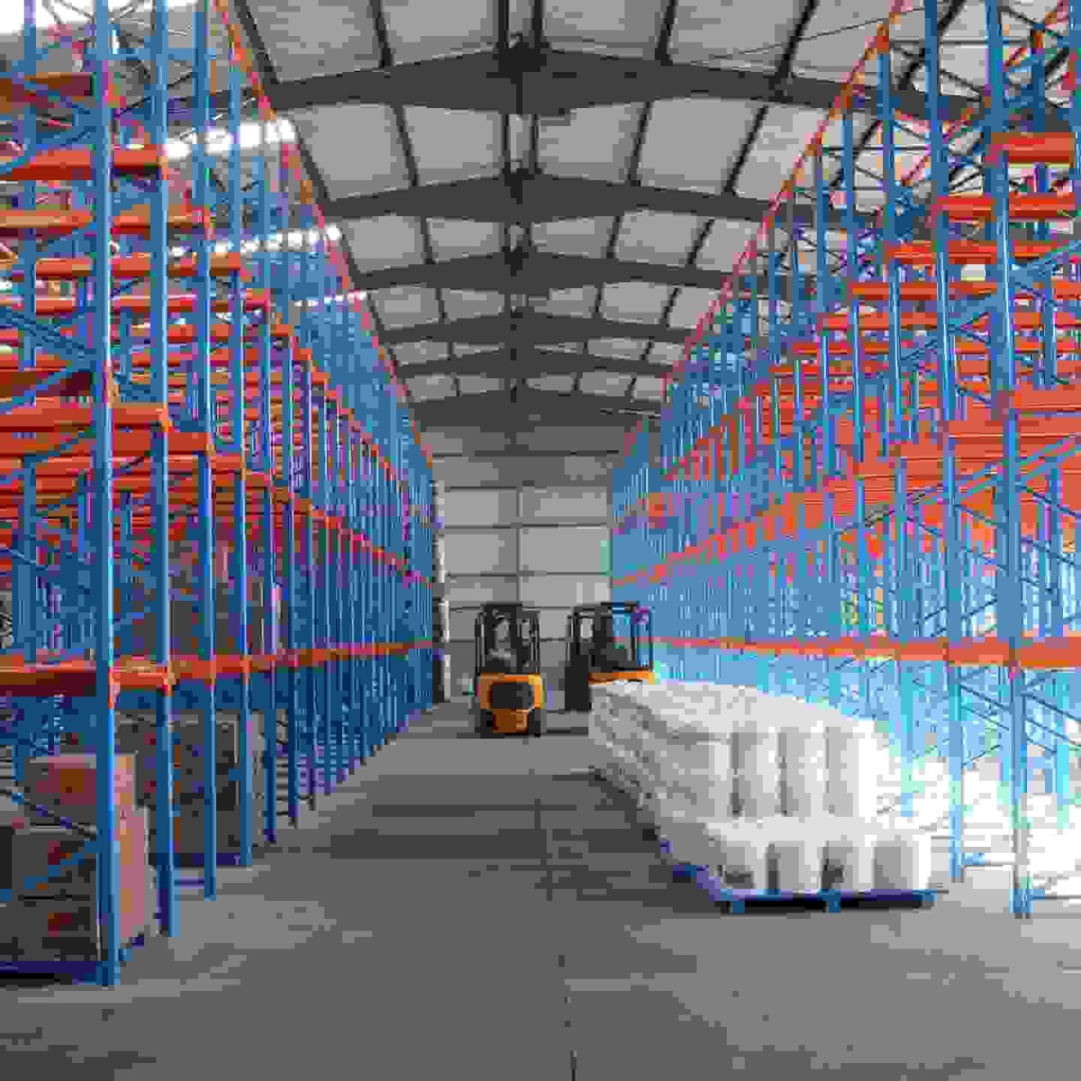 叉车穿梭贯穿式工业贯通货架仓库冷库厂房大型重型驶入式