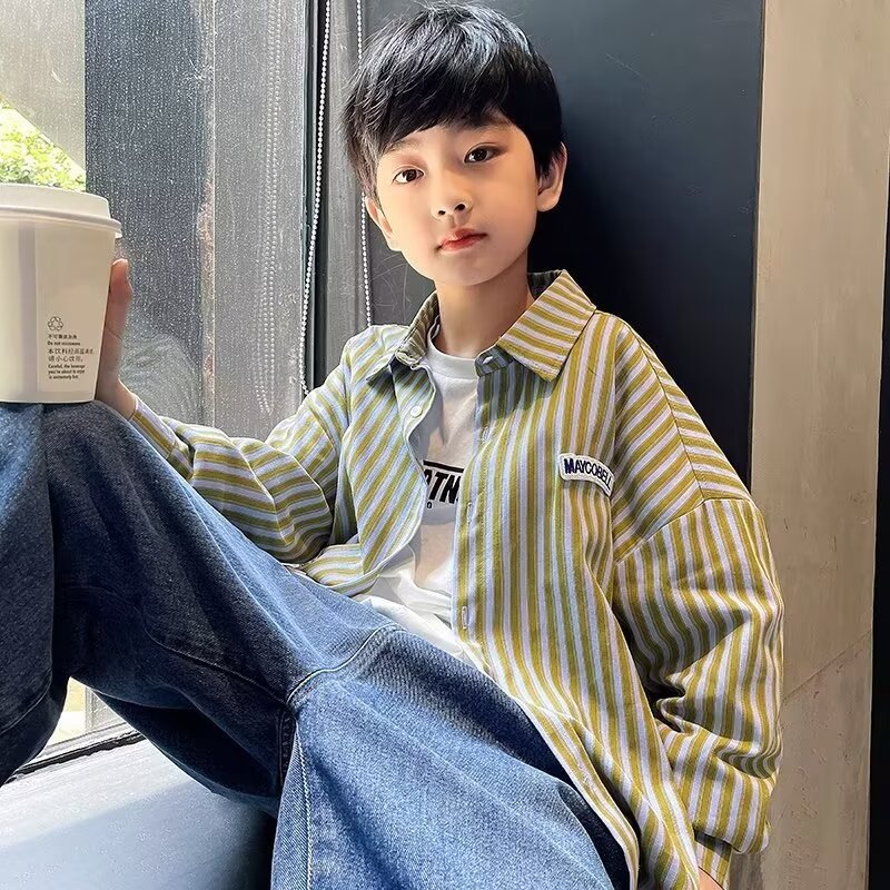 Fashionable retro children's autumn shirt for boys