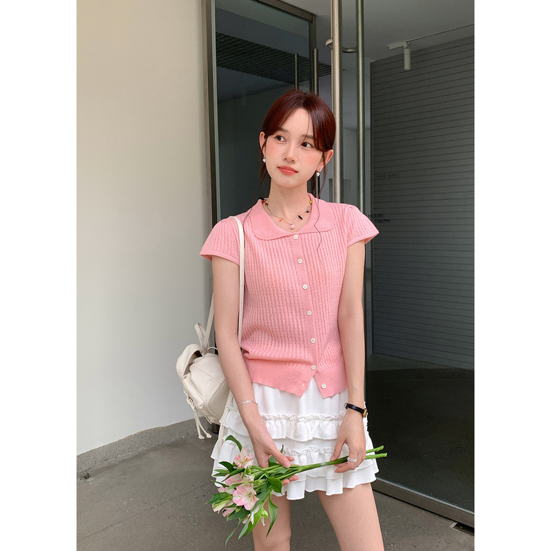【No returns or exchanges】Women's slim-fit, versatile T-shirt with small collar, single-breasted buttons, and raglan sleeves, model YE095 【No returns or exchanges】Women's slim-fit, versatile T-shirt with small collar, single-breasted buttons, and raglan sleeves, model YE095
