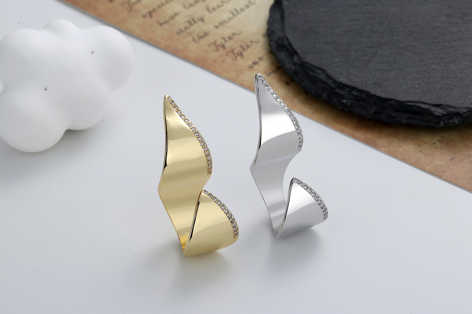 Retro Geometric Copper Inlay Zircon Rings