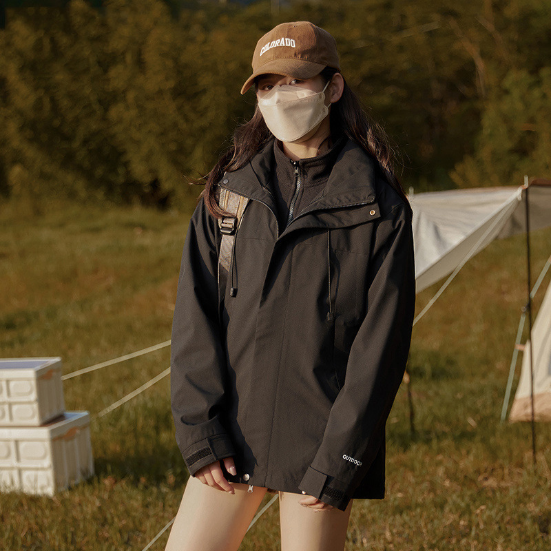 La misma marca al aire libre chaqueta de asalto hombre y mujer 3 en 1 abrigo desmontable 2025 nuevo a prueba de viento impermeable primavera y otoño