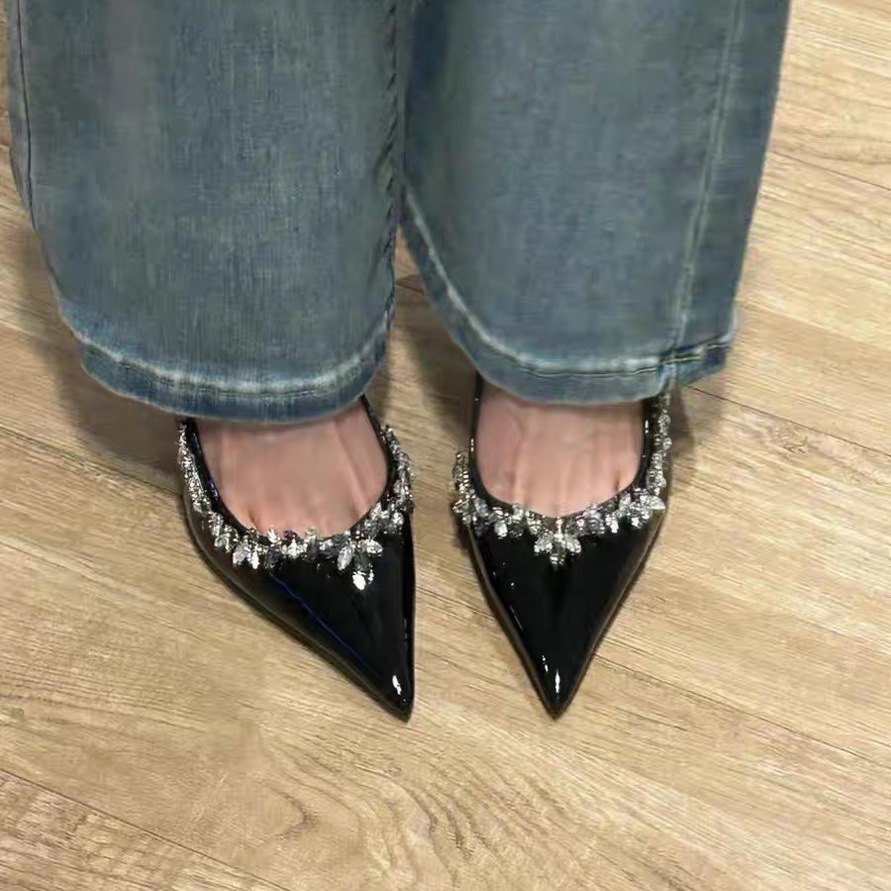 Stunning Pointed Toe Rhinestone Stiletto Pumps In Patent Leather_voghion.com