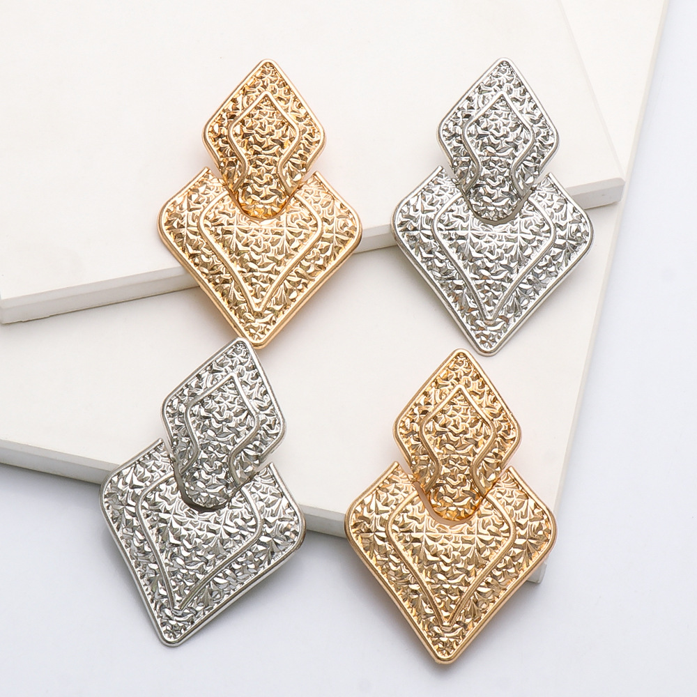 Retro Geometric Ethnic Pattern Earrings Wholesale display picture 4