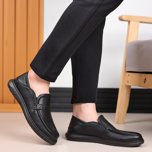 New first-layer sheepskin men's casual shoes, soft leather men's shoes, lazy slippers wholesale