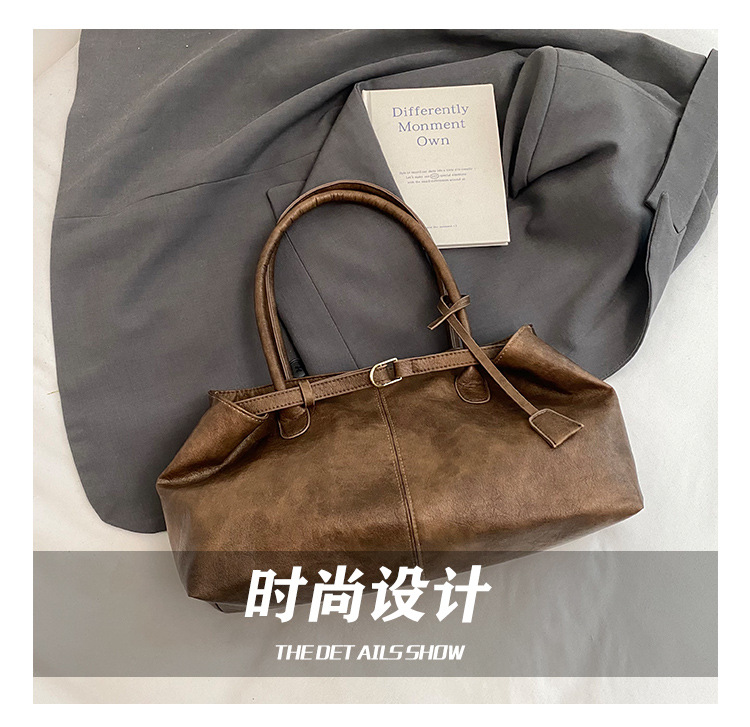 The laid-back style large-capacity underarm tote bag for women in 2025, with a lock, is fashionable and versatile. It's a trendy single-shoulder bag for commuting Application Scenario