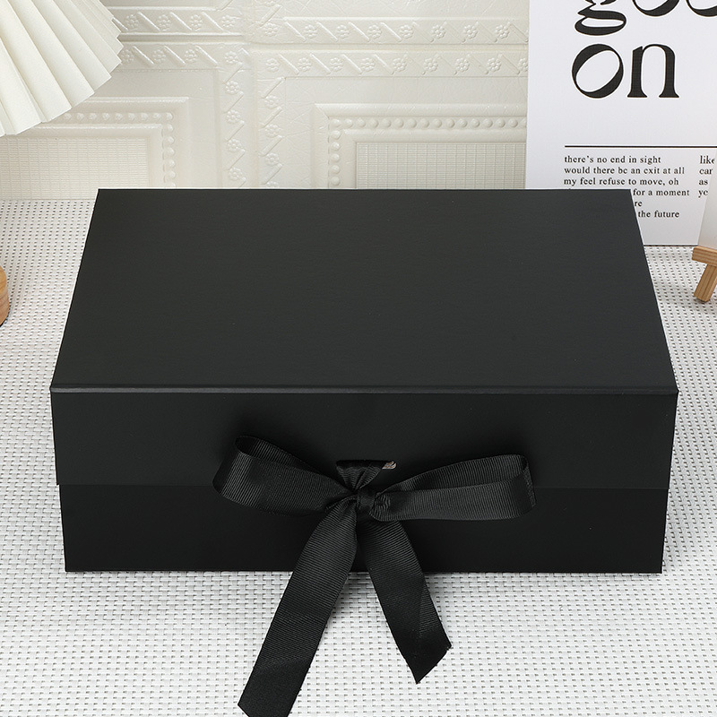 Caja de regalo plegable de absorción magnética simple caja de embalaje de perfumes cosméticos caja de cartón de boda una pieza plegable caja de regalo