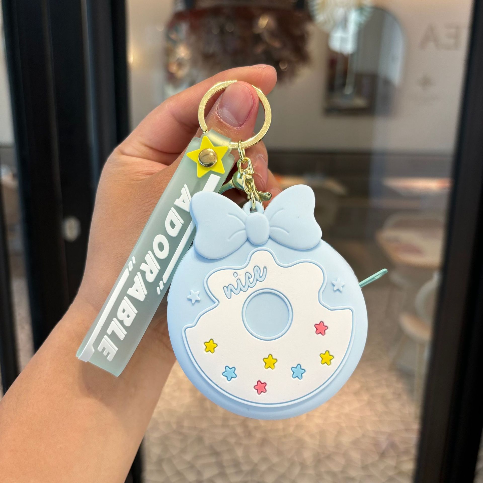 Transfronterizo Kapibara llaveros Kulomi bolsos de cambio llaves colgantes bolsos accesorios pequeños regalos al por mayor