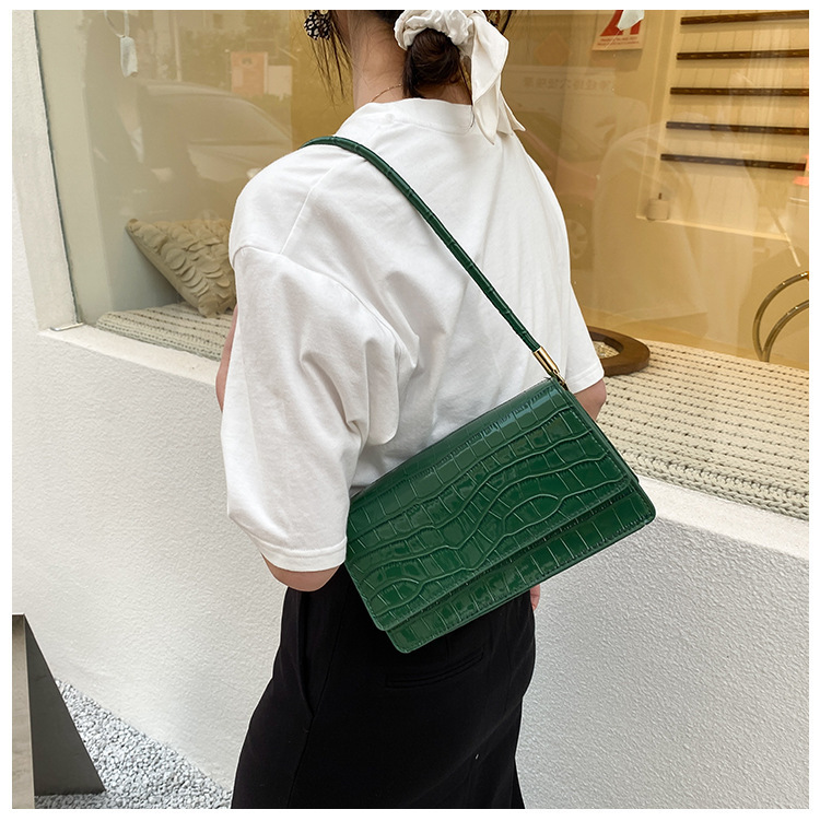 Chic Crocodile Pattern