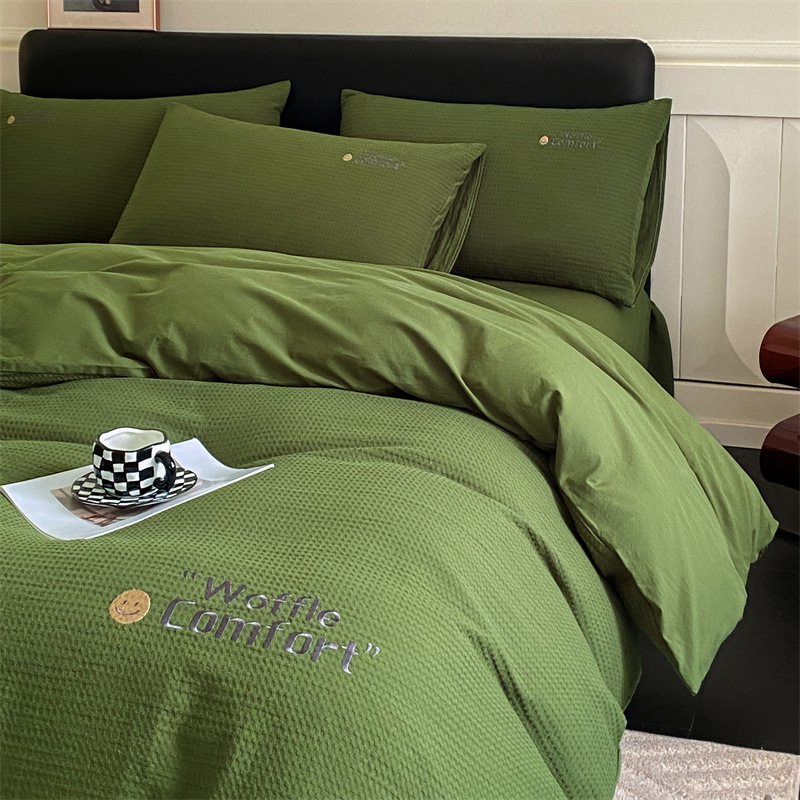 Estilo de clase A algodón waffle bordado de cuatro piezas conjunto simple 100 algodón hoja de cama edredón cubierta hoja equipada 4-piezas conjunto lote