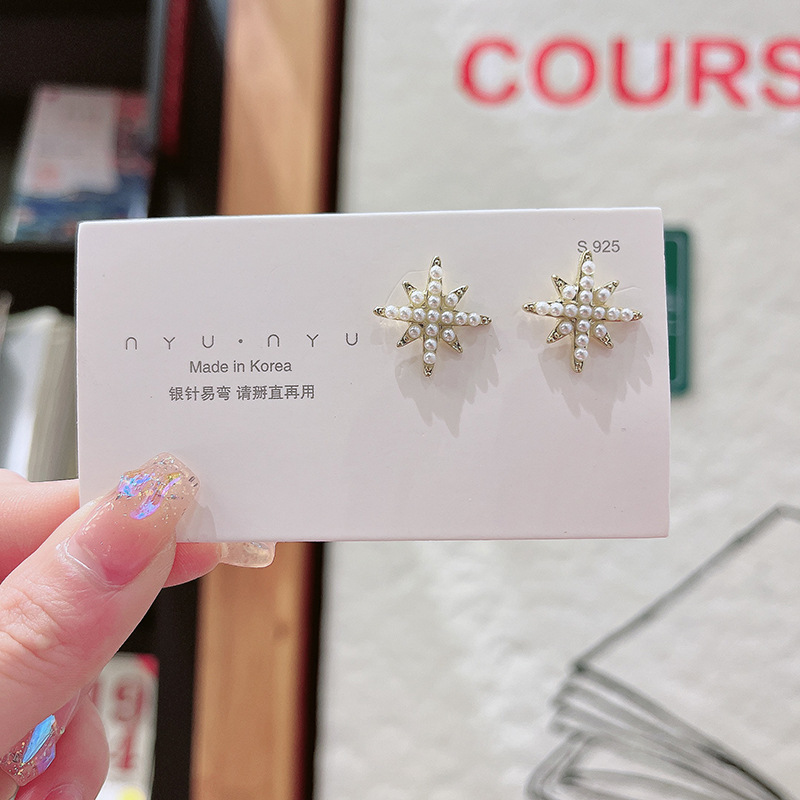 Aguja de plata de moda alta sensación de diamante de goteo de aceite pendientes nicho universal elegante pernos de orejas ligero lujoso temperamento simple orejas para mujeres