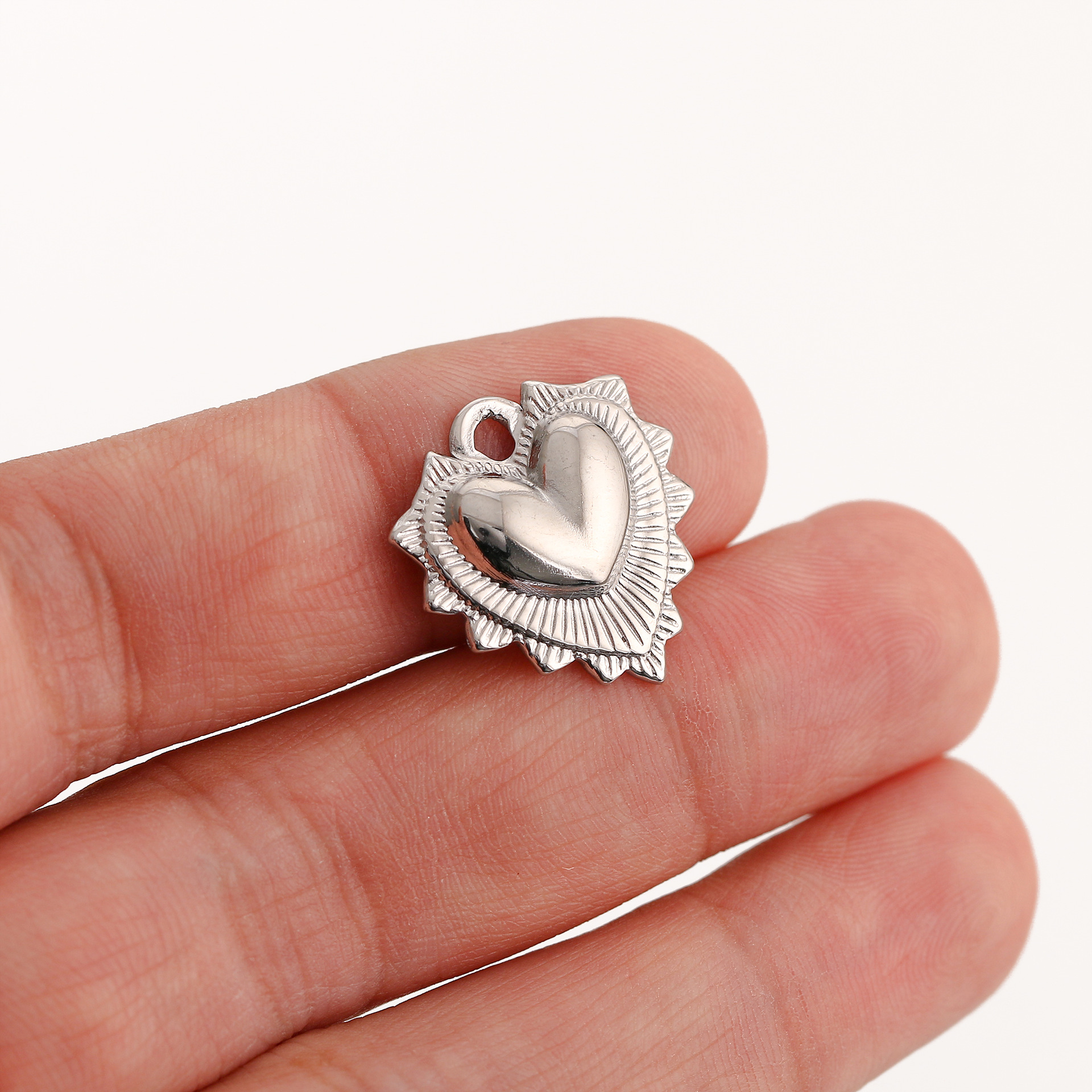 304 Stainless Steel Material Heart Shape Pattern 1 Piece 18*19mm 304 Stainless Steel Heart Shape Pendant