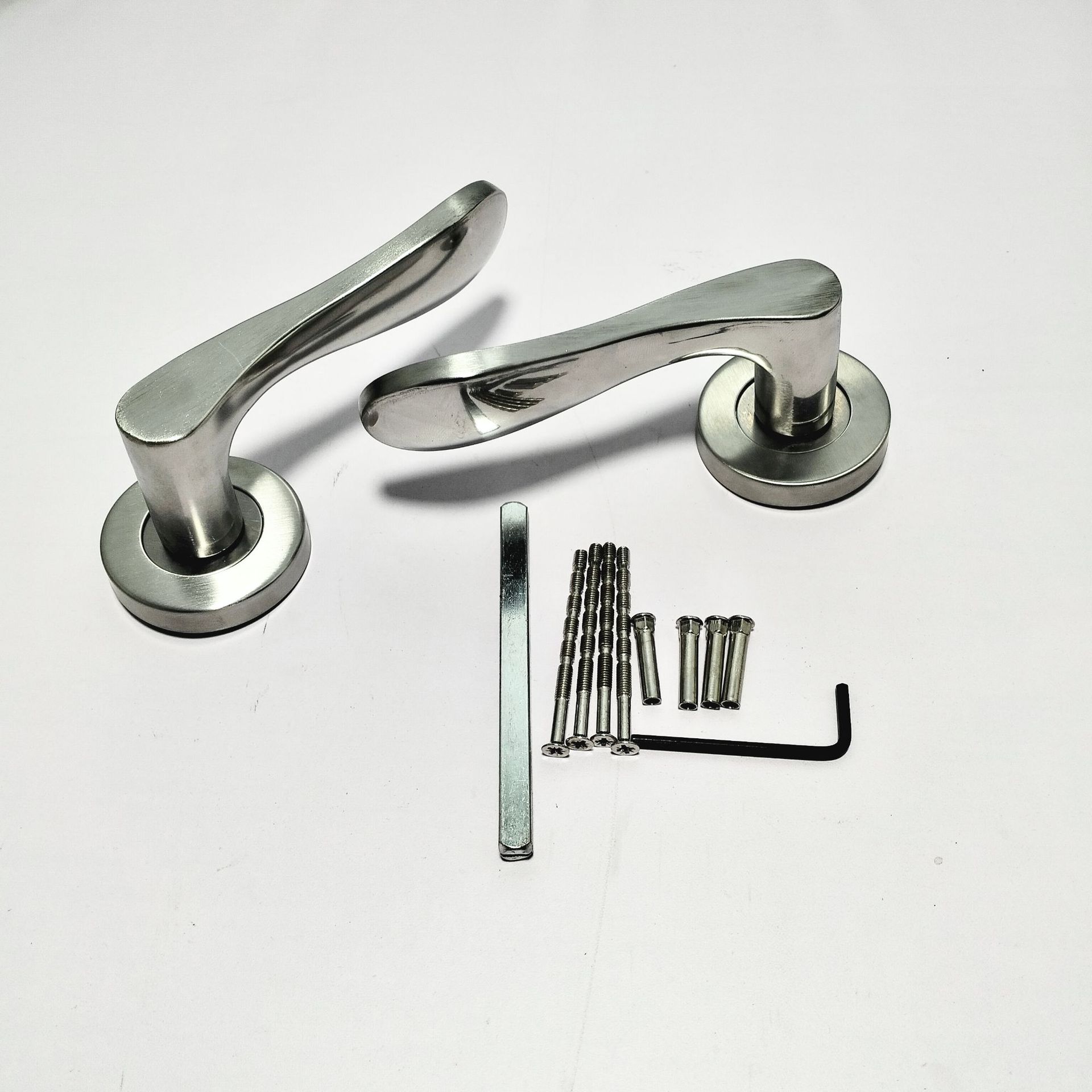 Cerradura dividida de una sola lengua de acero inoxidable, puerta cortafuego de doble curva, cerradura de manija, dormitorio, baño, manija de puerta de madera, fábrica al por mayor