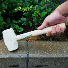 Install rubber hammer to lay tiles, knock on the floor, level the floor, large and medium rubber hammer, decoration leather hammer glue