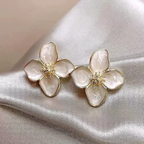 Trendy and Stylish Four-Leaf Clover Oil Drop Earrings, Simple Roselle Flower Three-Dimensional Earrings, High-End Earrings, Cross-Border Wholesale