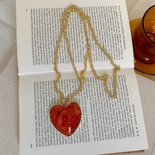 博主同款个性复古爱心形十字架桃心珍珠琥珀项链吊坠长款毛衣项链