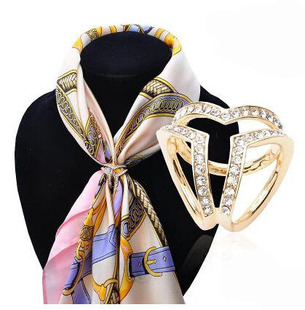 Korean Version Amazon Cross-Border Fashion Silk Scarf Accessories Simple Three-Ring Silk Scarf Buckle Crystal Shawl Buckle Ring Wholesale for Women